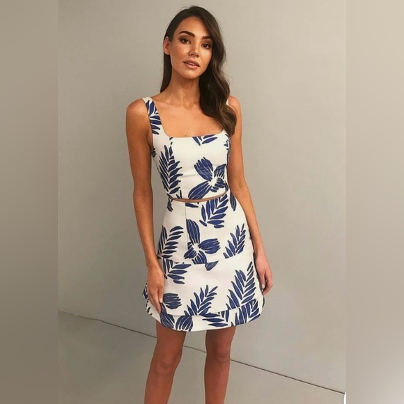 Kookai|Blue Iris Crop Top and Skirt matching Set,tropical floral pattern•••sz 34 - Picture 2 of 16